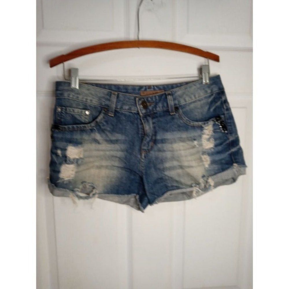 LE LIS BLANC COUTOUR EUROPEAN SHORTS SIZE 6